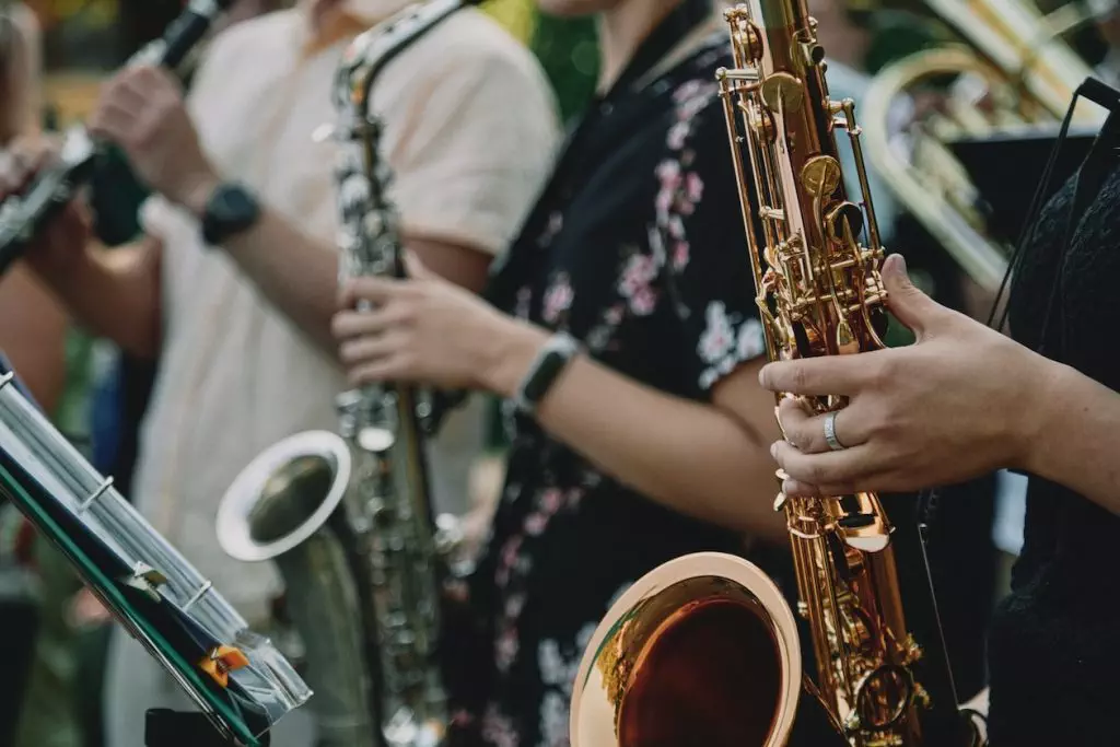 saxofon copii incepatori - Ghid practic pentru părinți: Cum să încurajezi copiii să învețe saxofon